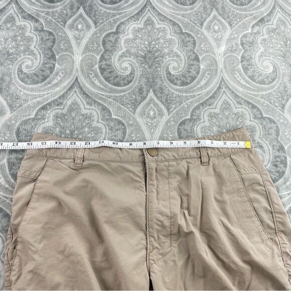 Mens North Face Shorts   - Picture 4 of 5